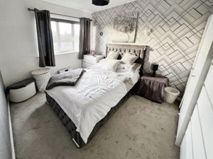 Bedroom - click for photo gallery